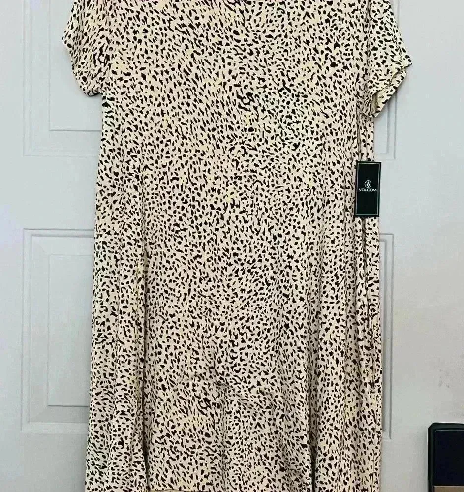 Volcom Women's High Wired Trapeze Style Animal Print Knit Dress size Large NWT - Image 4
