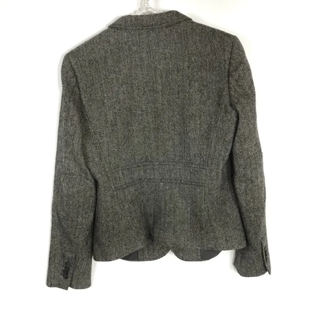 Club Monaco Blazer Sz 10 Button Front Coat Jacket
Fully Lined 100% Wool Career - Image 3