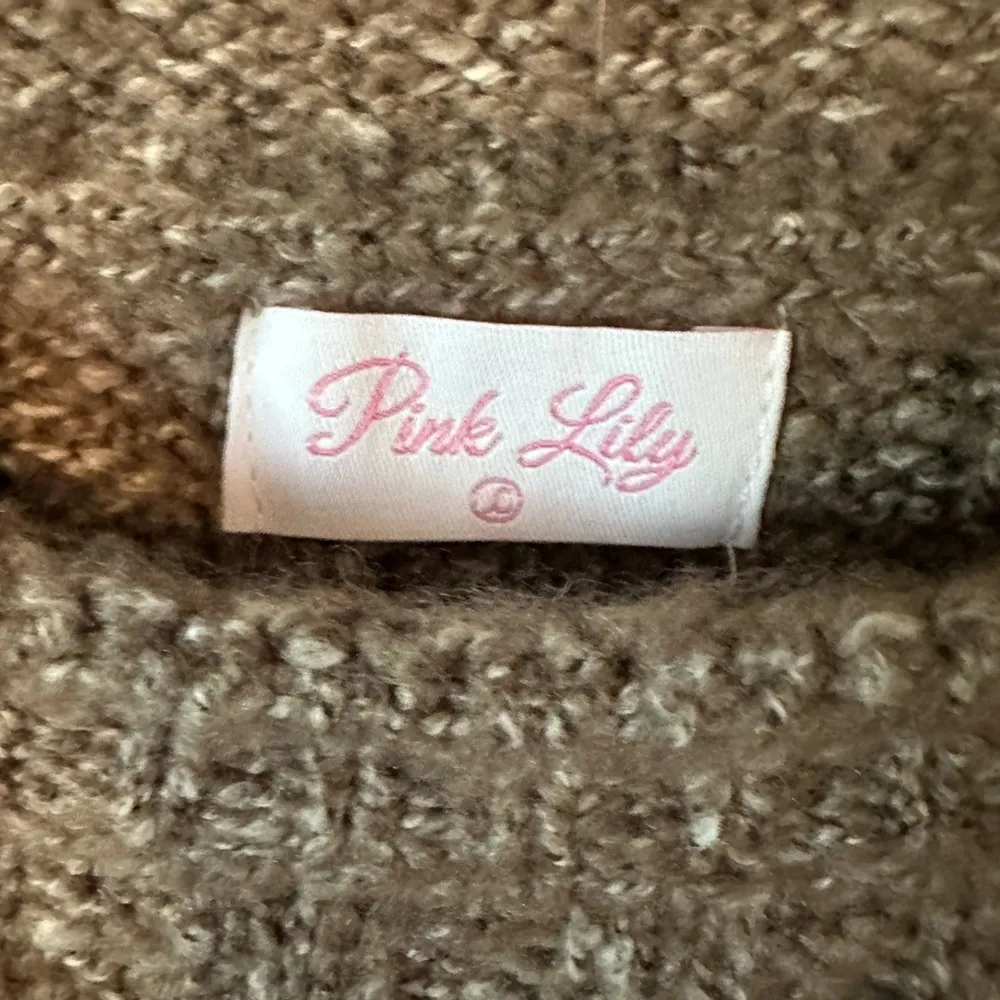 Pink lily cropped short sleeve sweater - Image 3