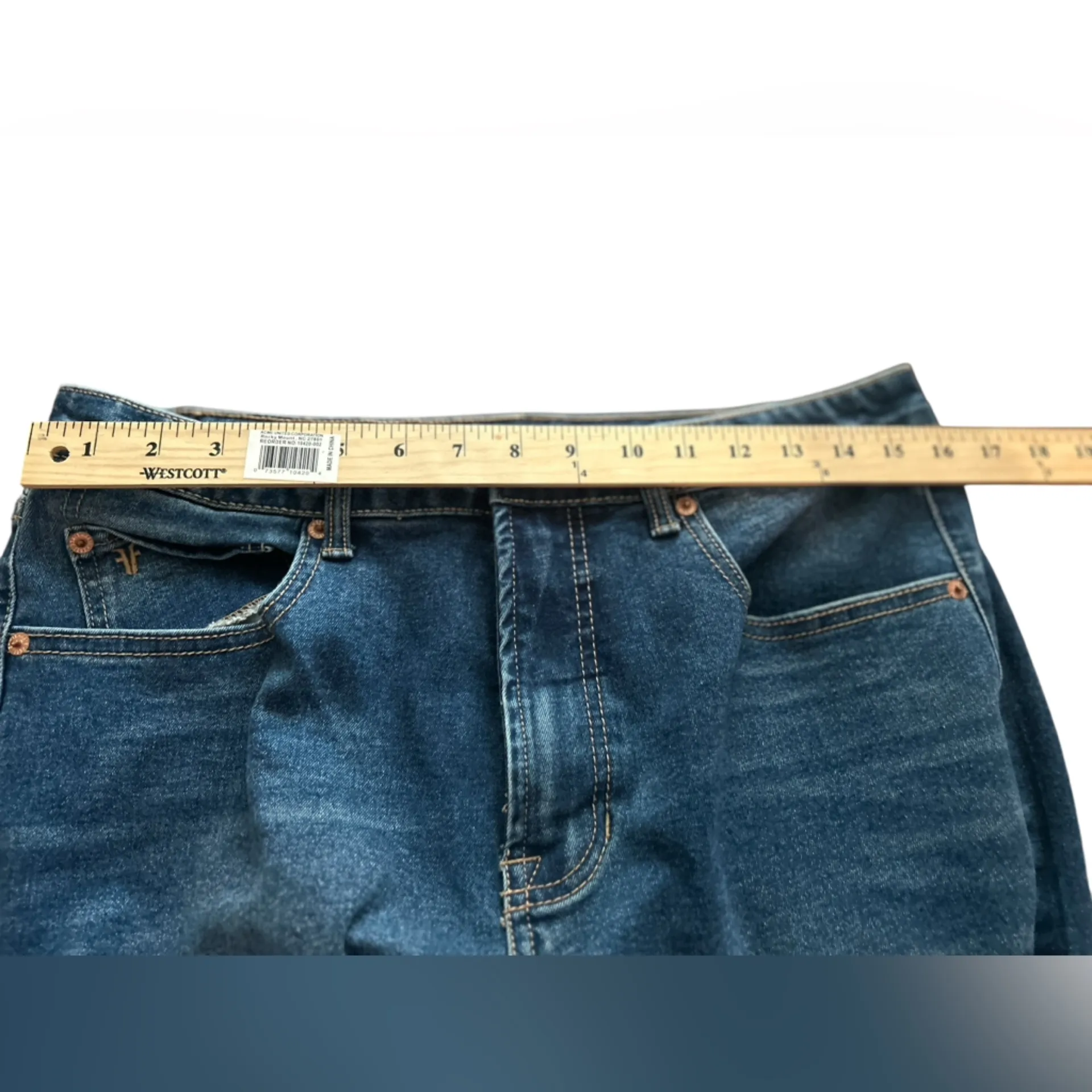 Frye women’s Stonewash Straight Leg Jeans‎ Blue Size 10 Inseam 28 - Image 3