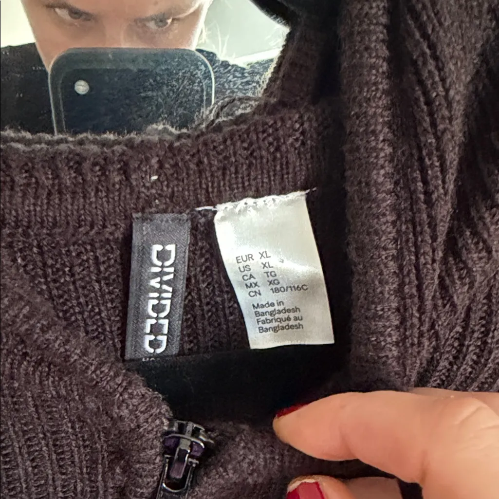 H&M Divided Black Hooded Zip-Up Sweater - Image 6