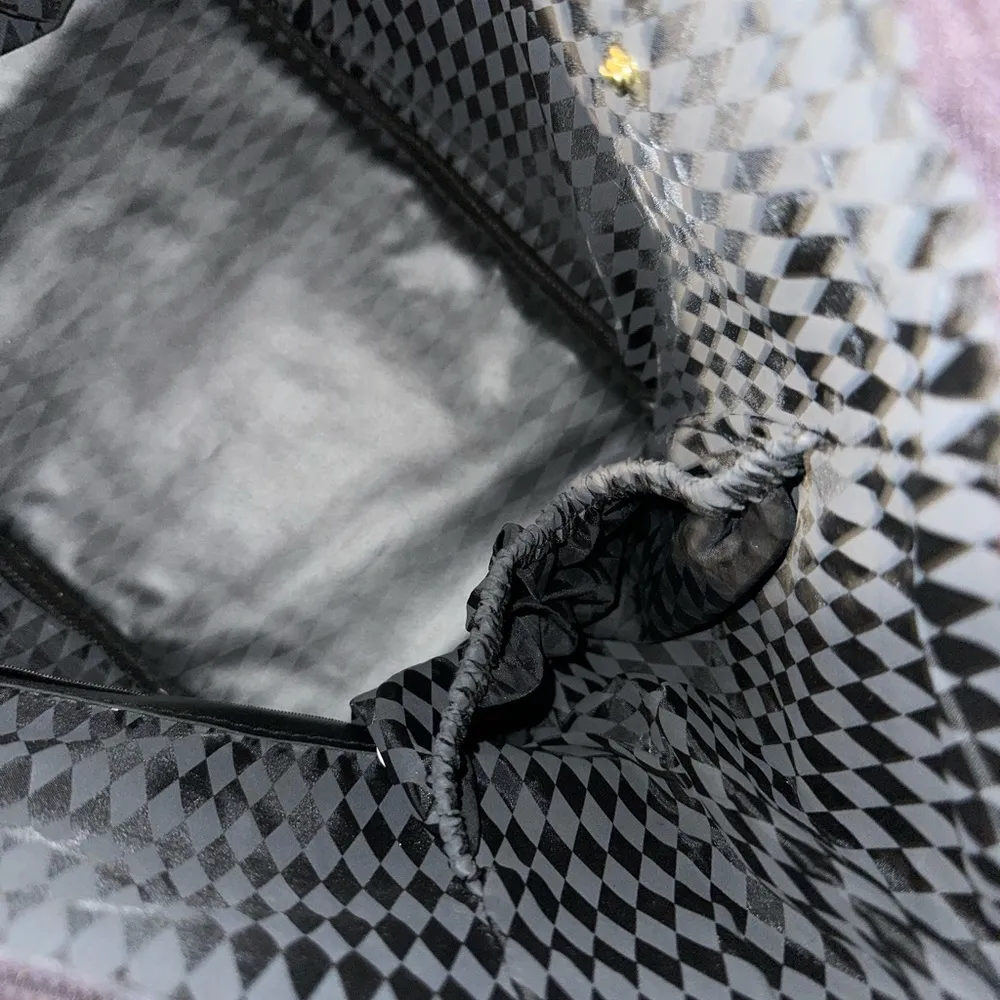 Like New American Flyer Large Womens Purse Strap Bag - Image 10