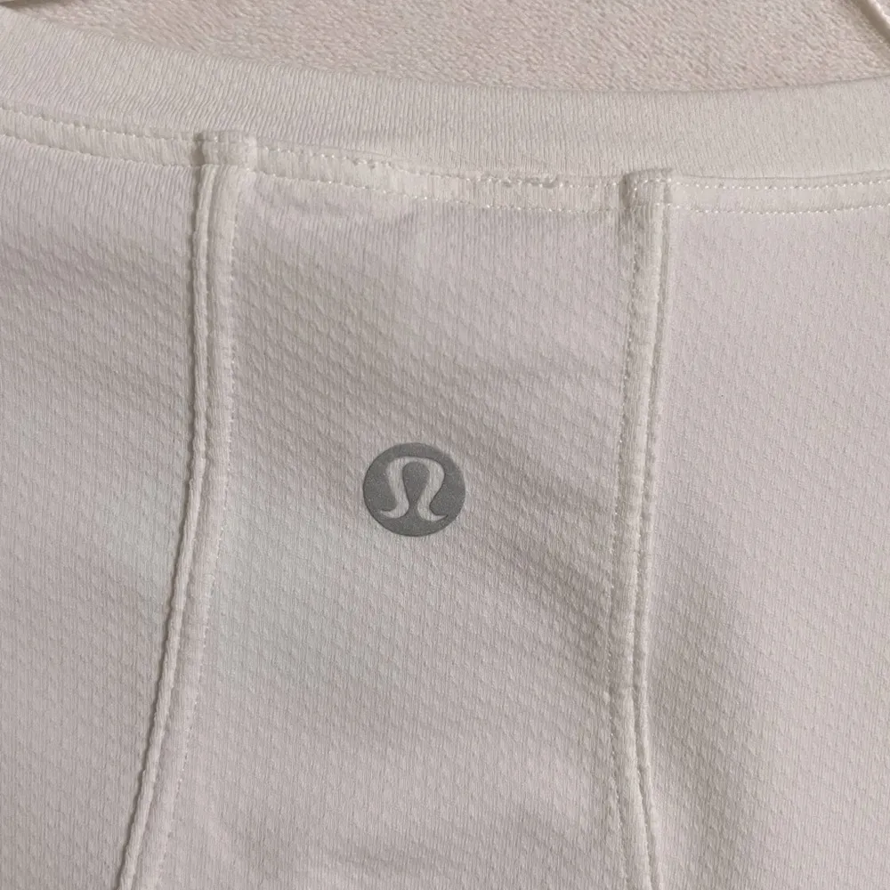 Lululemon Muscle Love Long Sleeve Shirt Top Motif White Graphic Wordmark Size 6 - Image 11