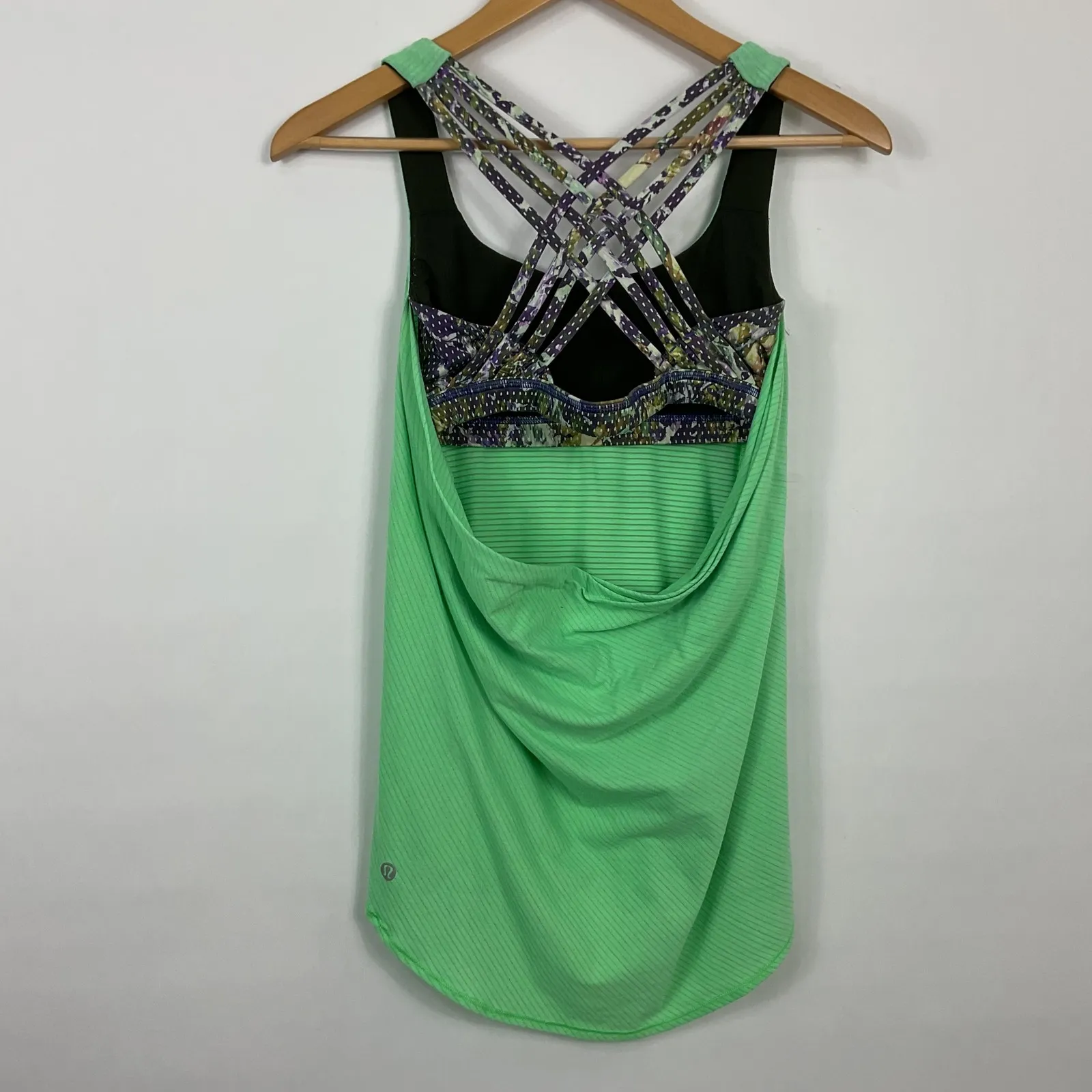 Lululemon‎ Free To Be Wild Green Striped Racerback Tank Top Built-In Bra Size 4 - Image 2