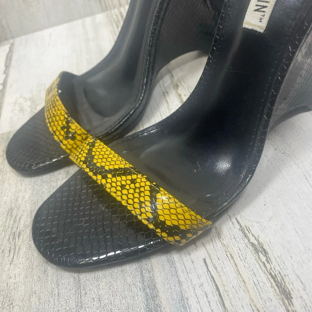 Cape Robbin Hells Flames Strappy Heels Wedges size 7 Black Red Edgy Punk Goth - Image 3