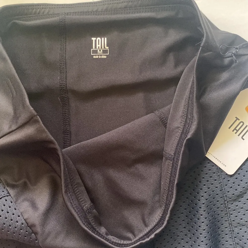 NWT Tail ‘Shayla’ black paneled flounce mesh golf tennis skort, size medium - Image 7