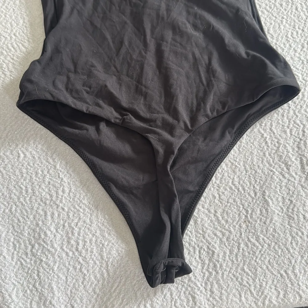 SKIMS FIT EVERYBODY SQUARE NECK BODYSUIT, Size X-Small, $80 - Image 10