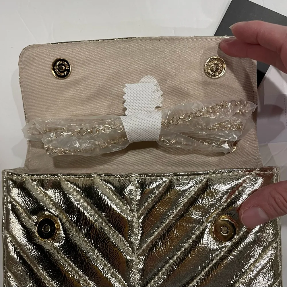 Glam Nicole Miller NWT quilted chevron gold chain strap crossbody evening bag - Image 6