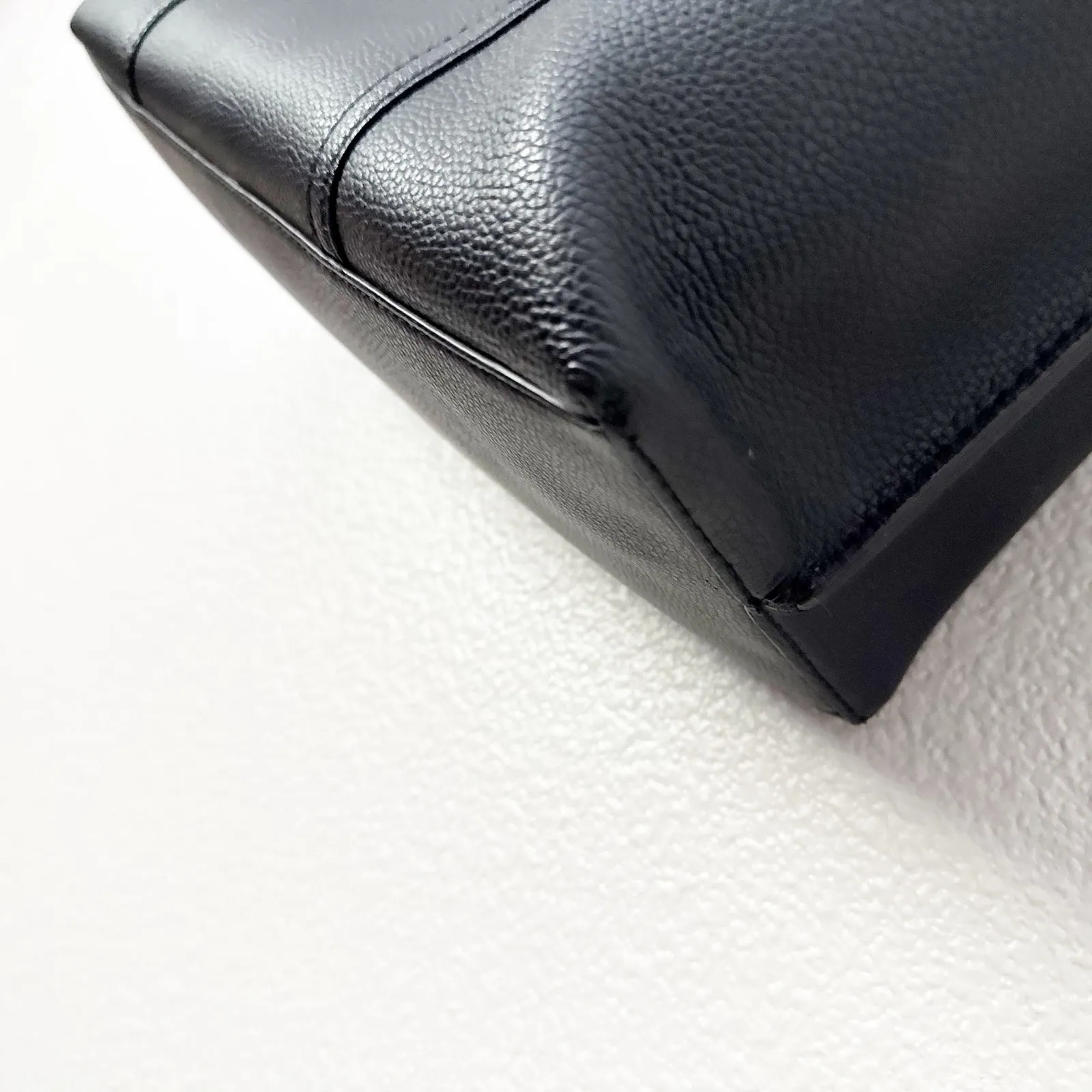 TORY BURCH | Perry 3 Compartment Tote Black Tan Interior Red Logo Charm Gold - Image 7