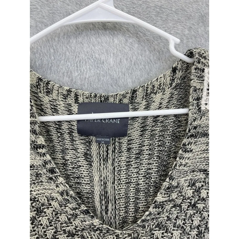 Paper Crane Women's Sweater VNeck Knit Size Medium Gray Marled White Embroidered - Image 9