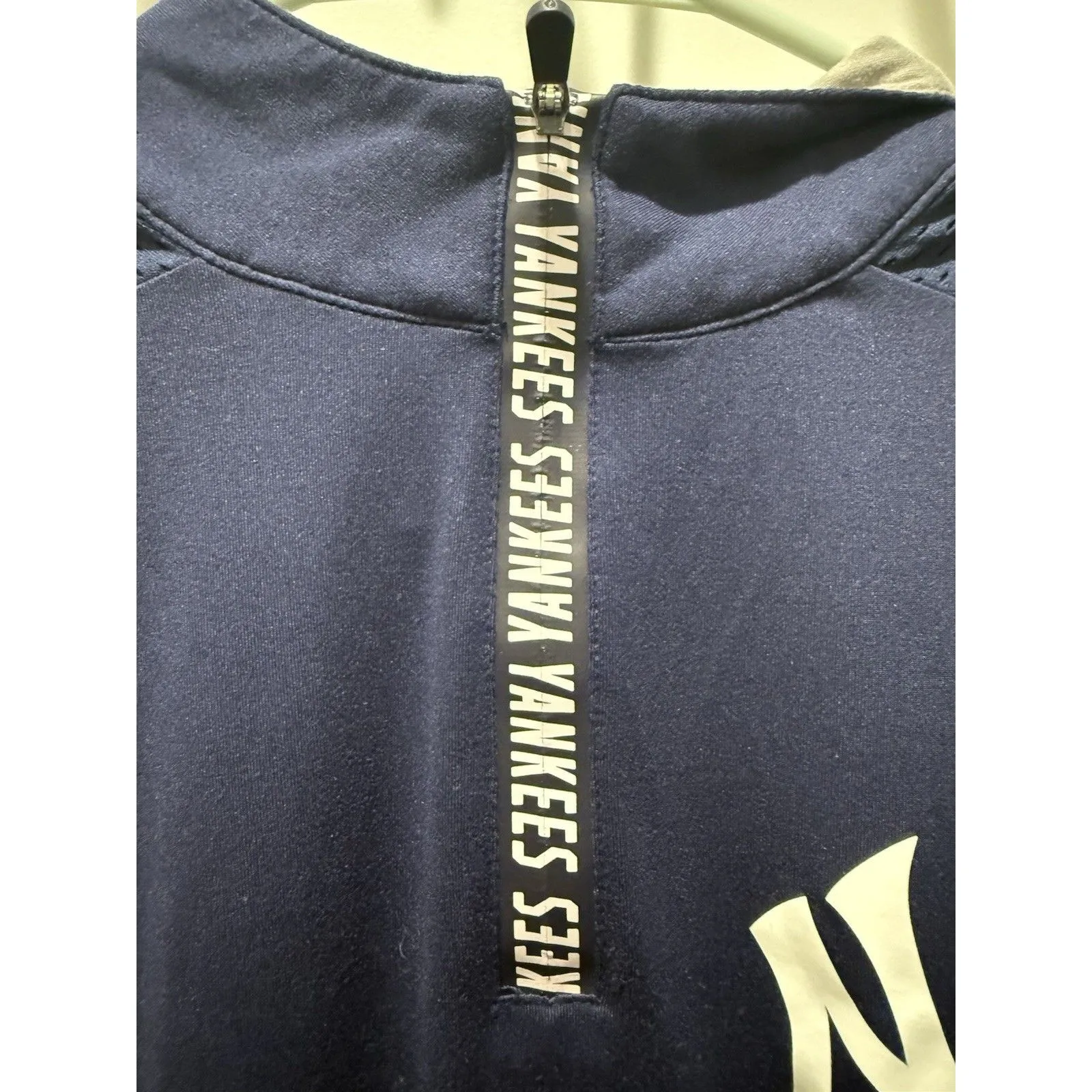 Women's New York Yankees Fanatics 1/4 Zip Long Sleeve Pullover Jacket Size Small - Image 4