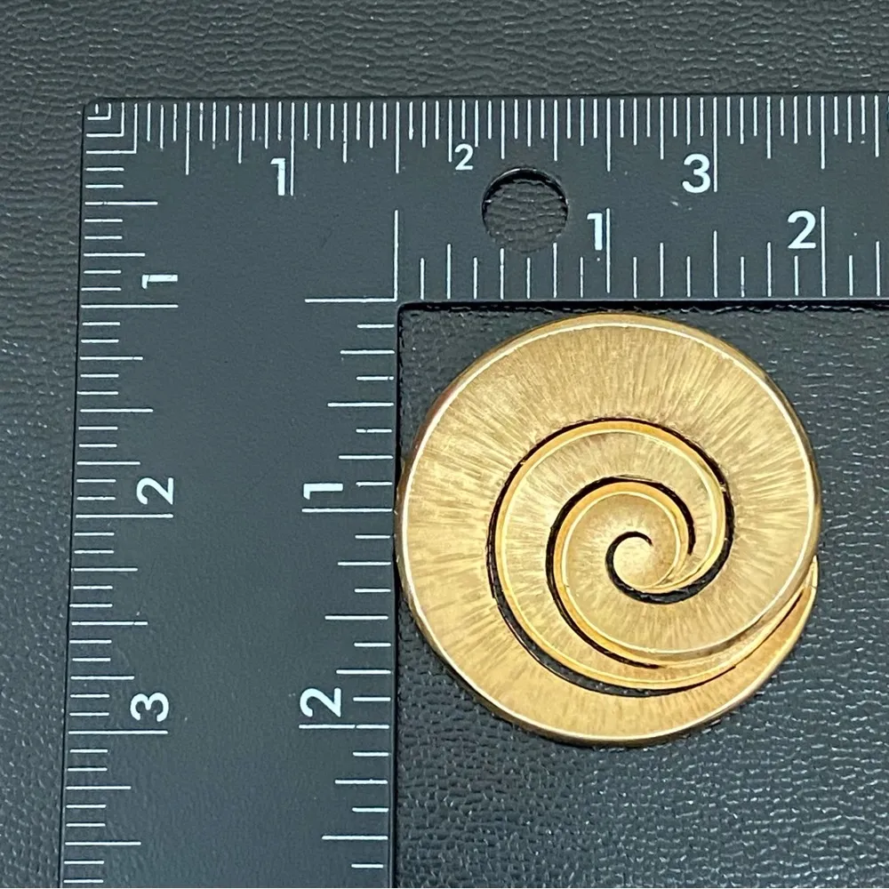 Vintage Crown  Large Swirl Gold-tone Brooch - Image 9