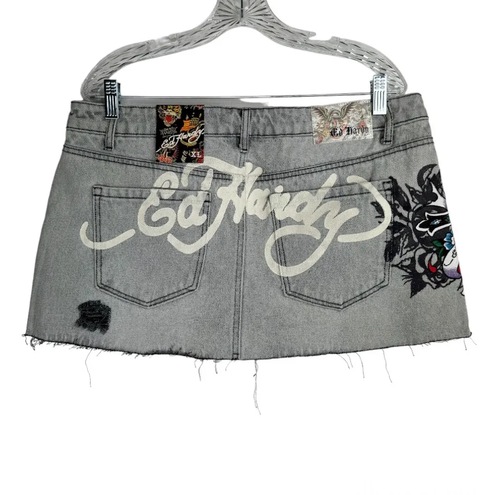 NWT Ed Hardy Denim Mini Skirt Sz XL Grey Wash Graphic Print Y2K - Image 4