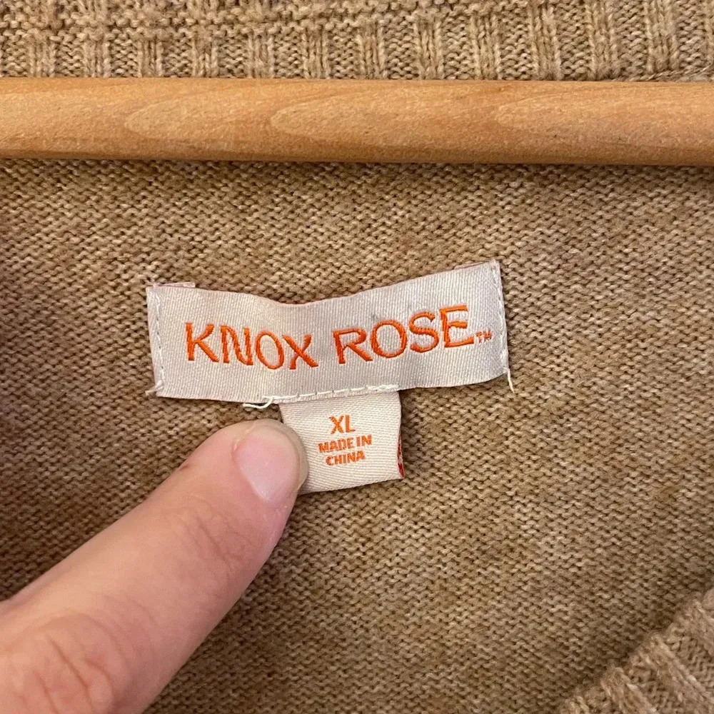 Women’s Knox Rose tan bedazzled star v-neck sweater, XL - Image 3