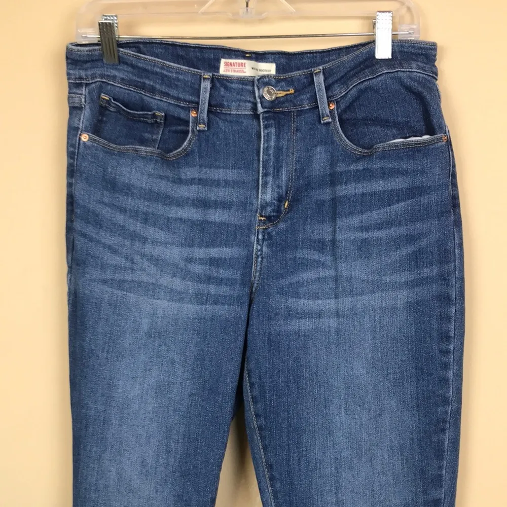 Signature by Levi Strauss & Co Women’s Mid-Rise Bootcut Medium Wash Denim Jeans - Image 2