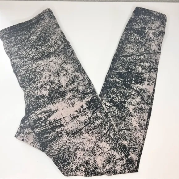 Athleta Printed Elation Glades 7/8 Tight‎ Size Small - Image 3