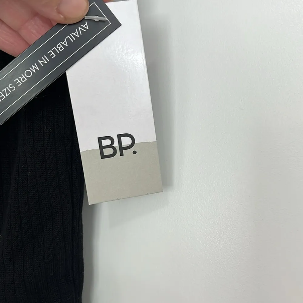 New BP Medium 90s Ribbed V-Neck Short Sleeve Lettuce Hem Baby Tee Crop Top - Image 8