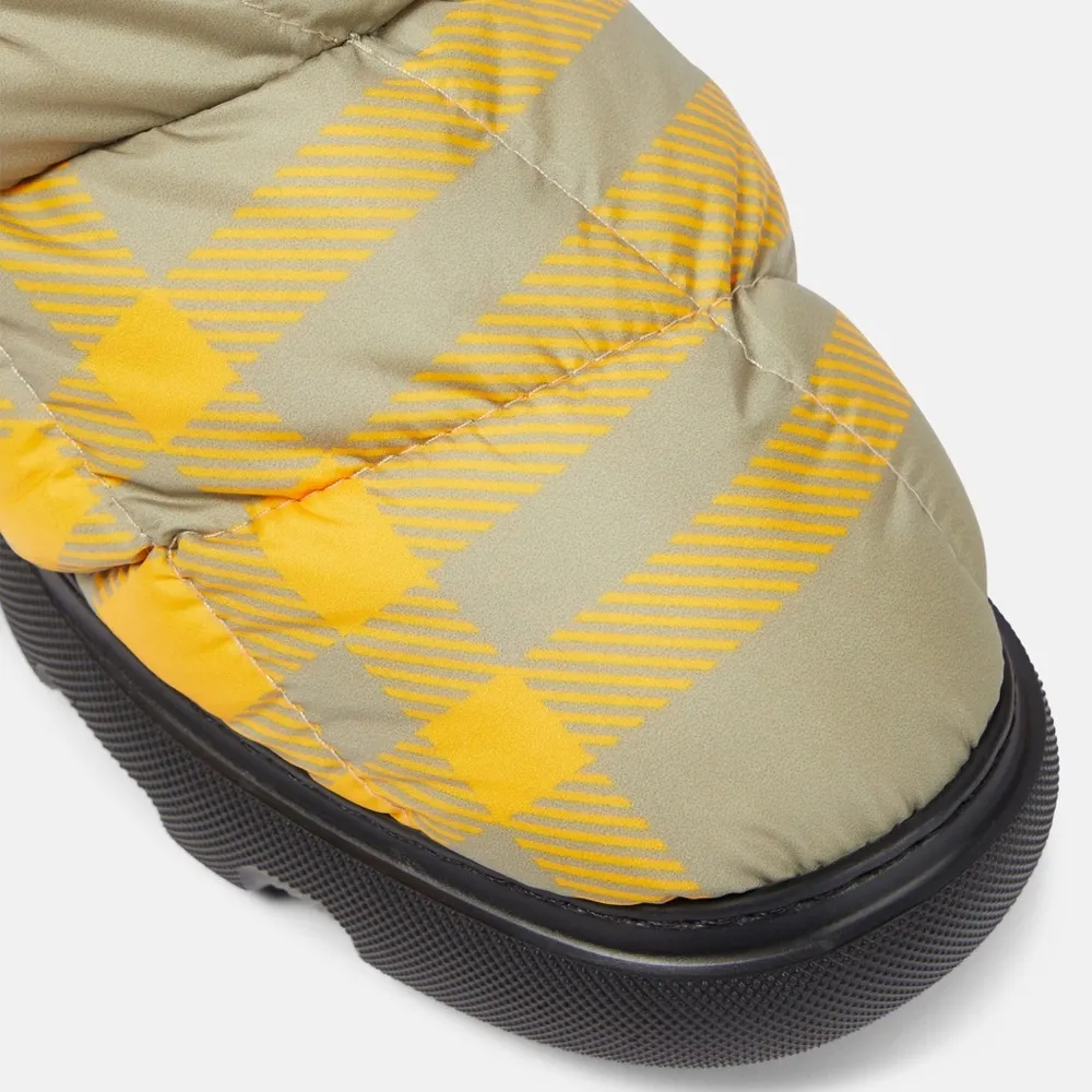 Burberry Check Pillow Padded Snow Boots, Size 40 NEW in Box $1,050 +DustBag - Image 5