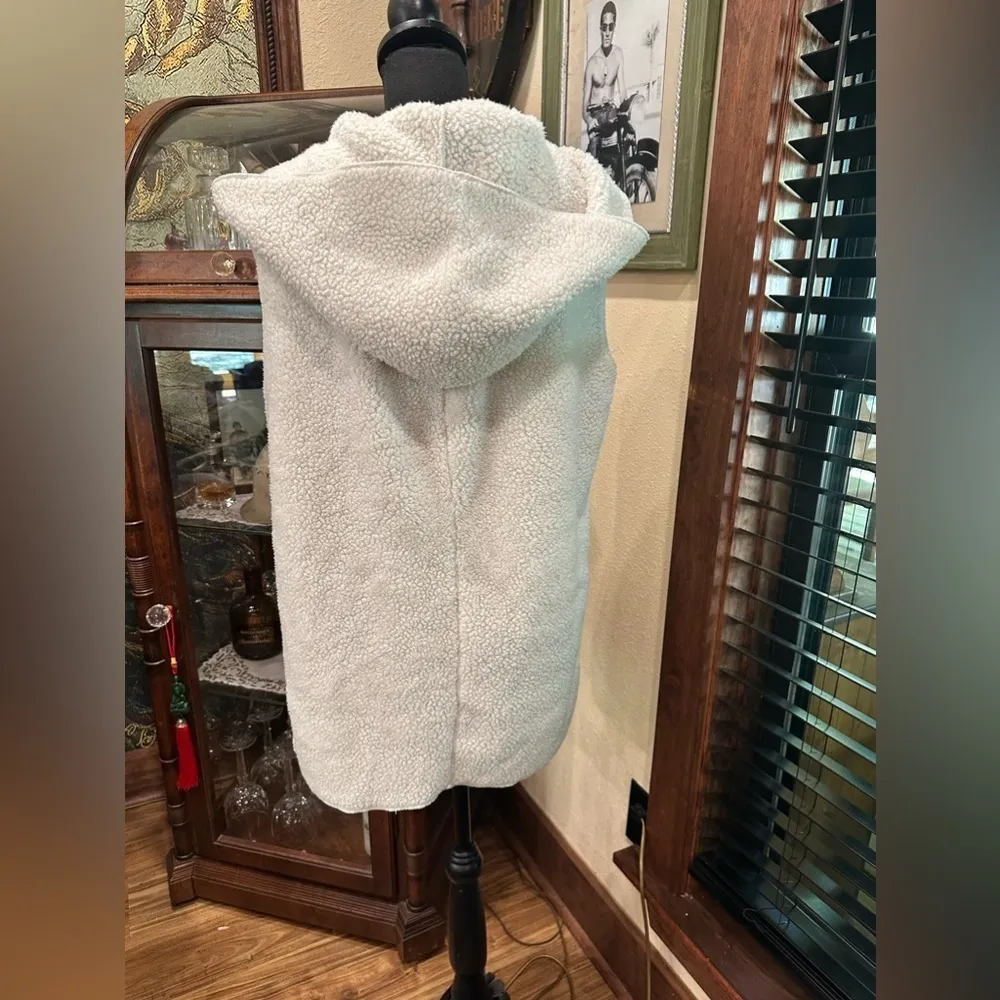 Zenana Outfitters White Sherpa Hooded Cardigan Size Small - Image 8