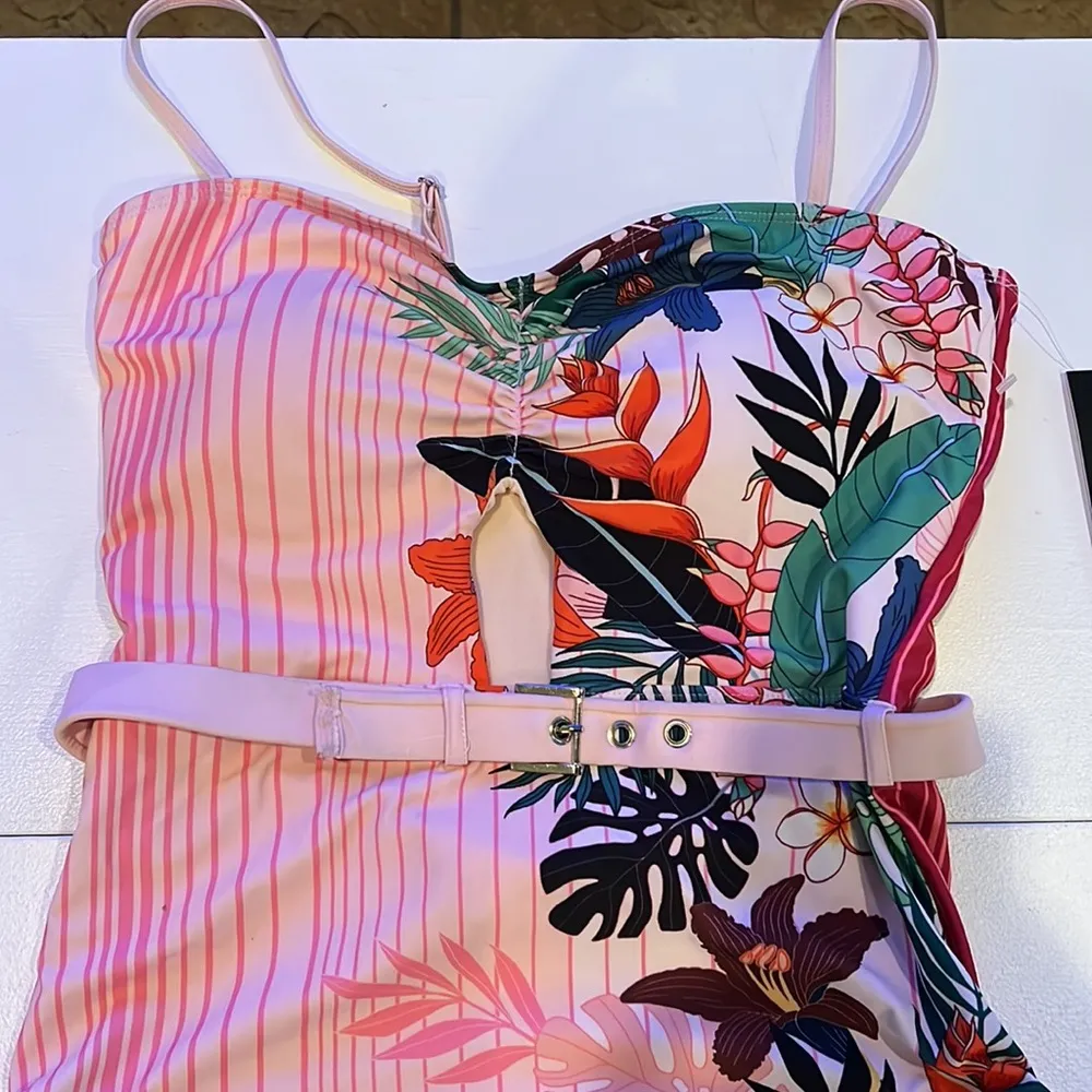 Nicole Miller Swimsuit floral with stripes belt at waist Size 12 - Image 3