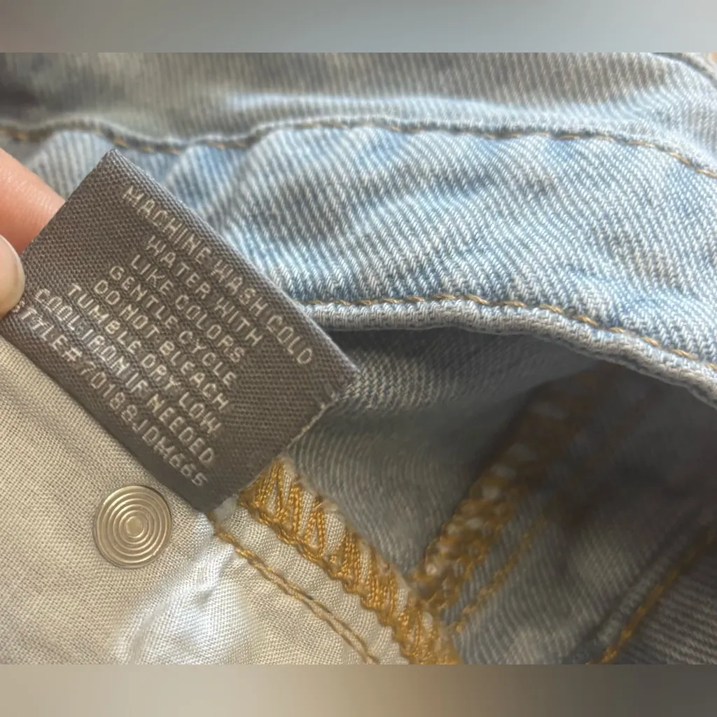 Cali 1850 Denim Jean Shorts Womens Sz 7 Ribbon Embroidery Light Wash Frayed - Image 4