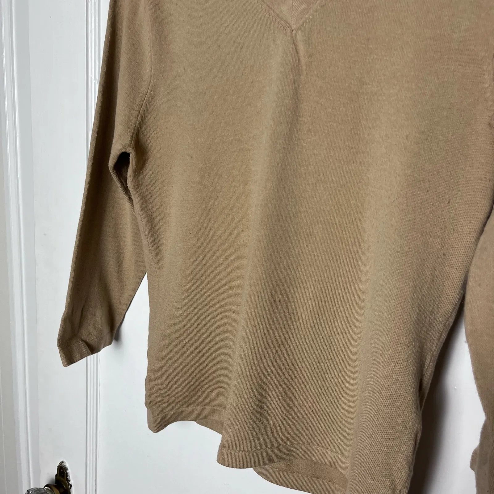 525 Y2K Camel Brown Cropped Fitted 3/4 Sleeve Cozy V-neck Fall Sweater Medium - Image 3