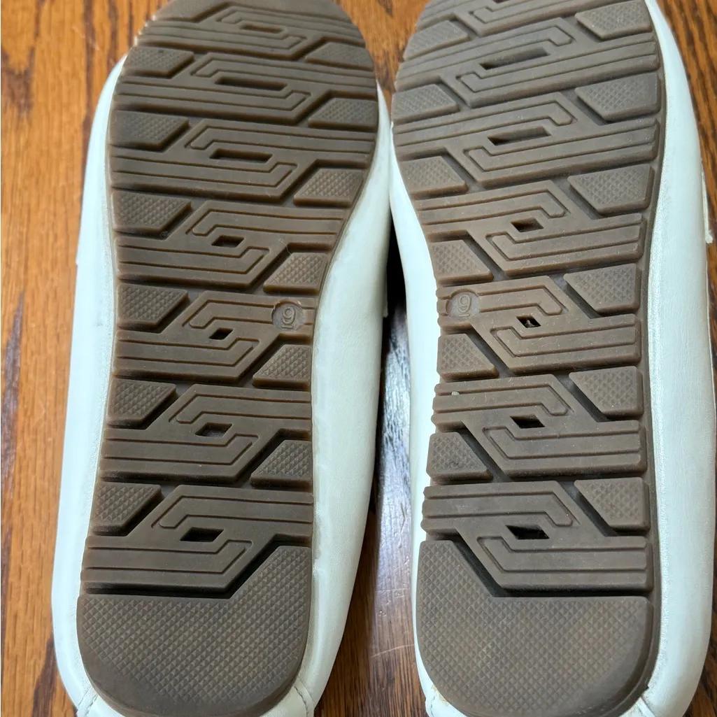 Women’s Cream Loafers With Gold Horse Bit Detail Size 9 - Image 5