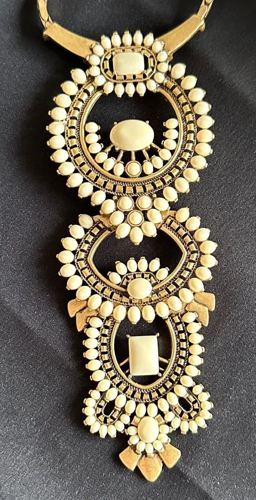 Stella & Dot EUC Havana cream acrylic & gold tone necklace. Multi-layered looks - Image 1