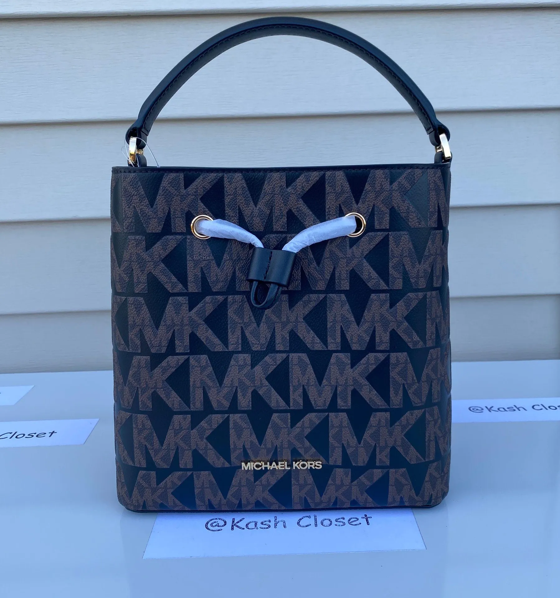 MK Suri bucket Bag & Double Zip Wristlet Bundle- Brown/Black - Image 2