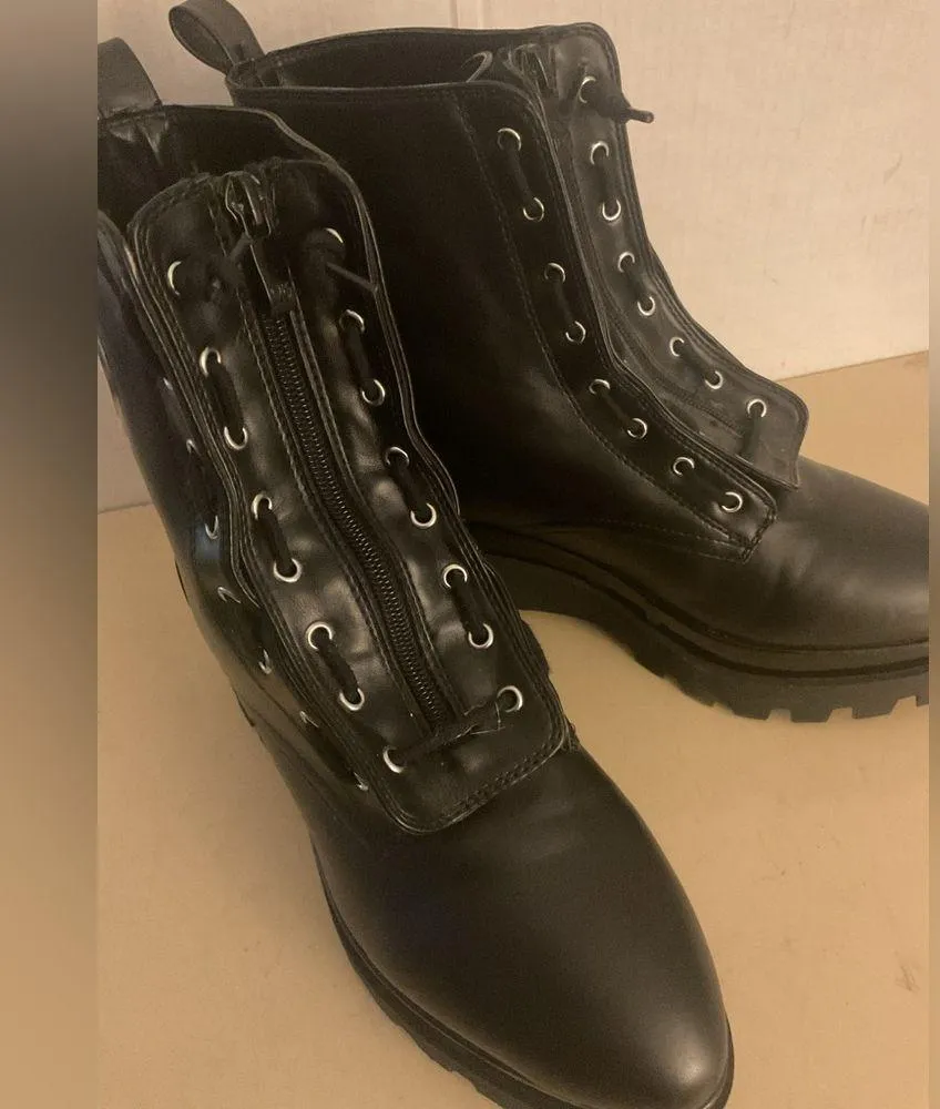 DKNY Black women platform Bjourn  with Silver Logo combat boots size 9 - Image 5