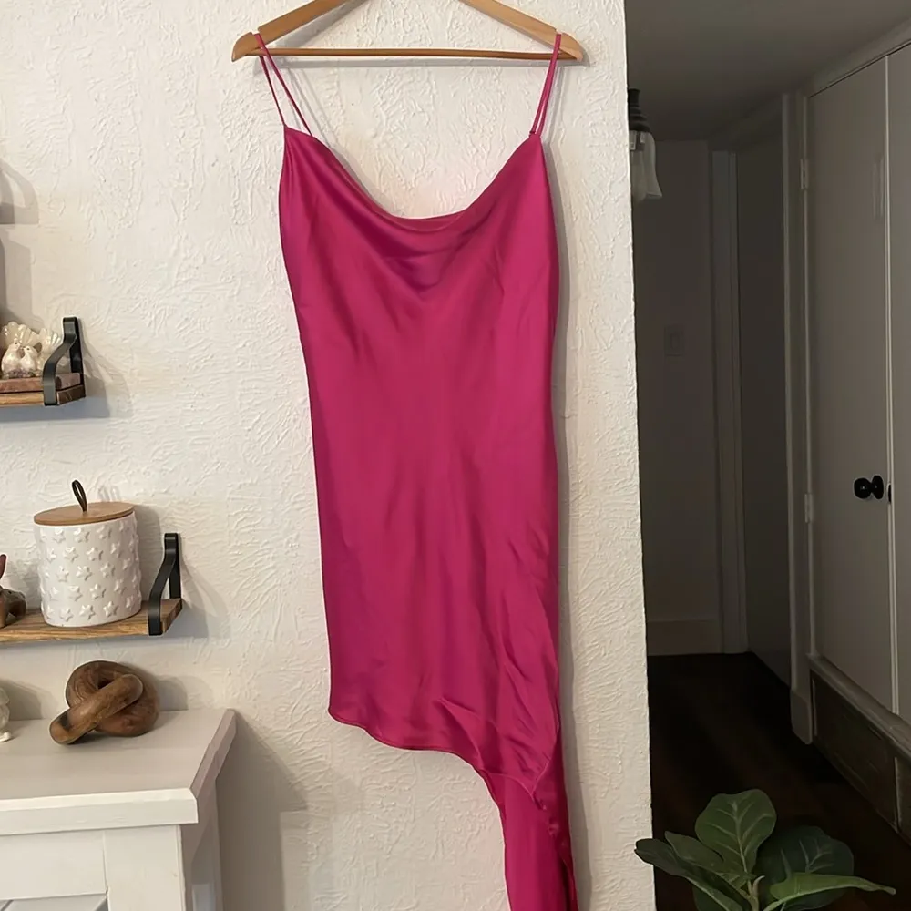 Vici Fuchsia Asymmetrical Dress Size Medium - Image 2