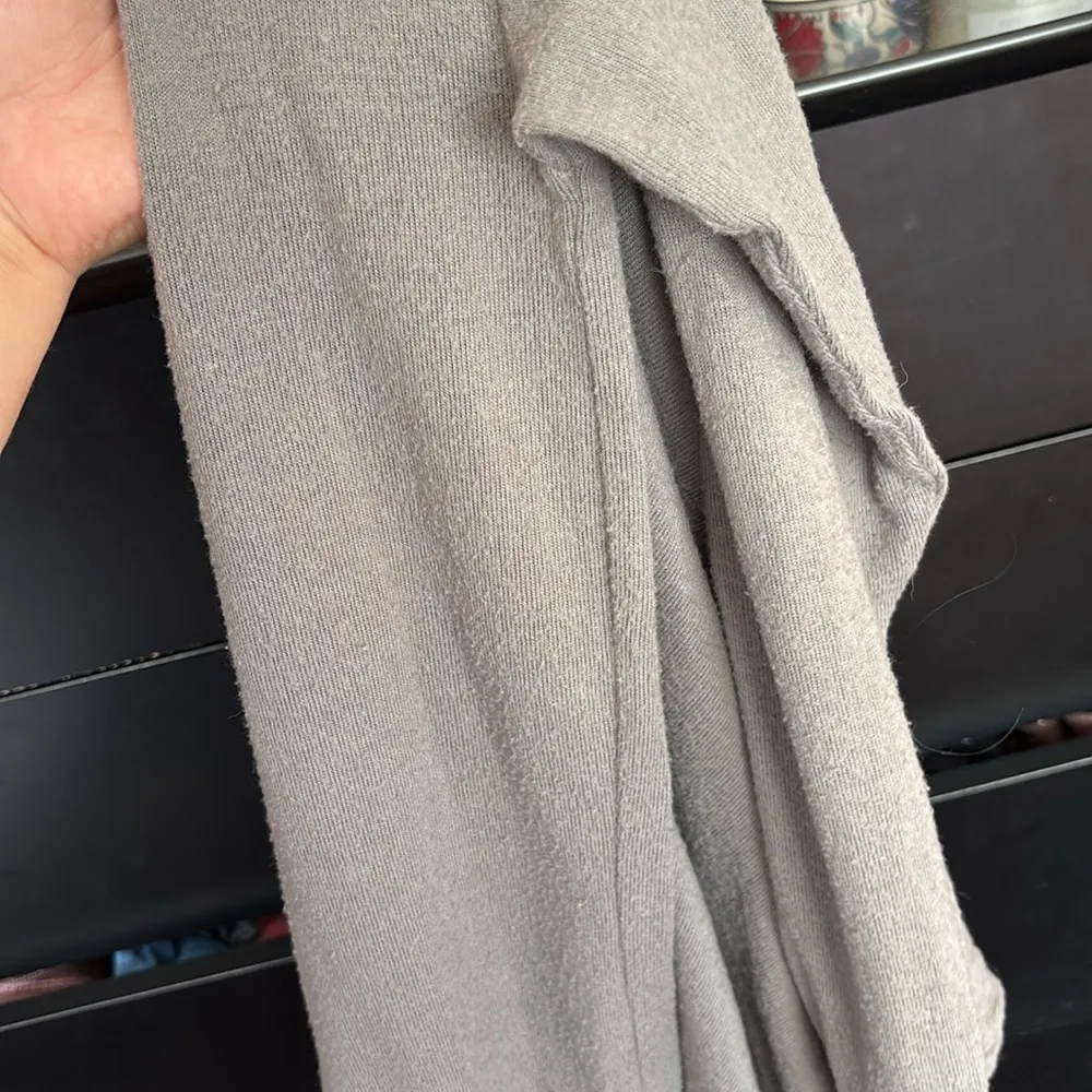 Alo Grey Long Sleeve SoHo Pullover - Image 7