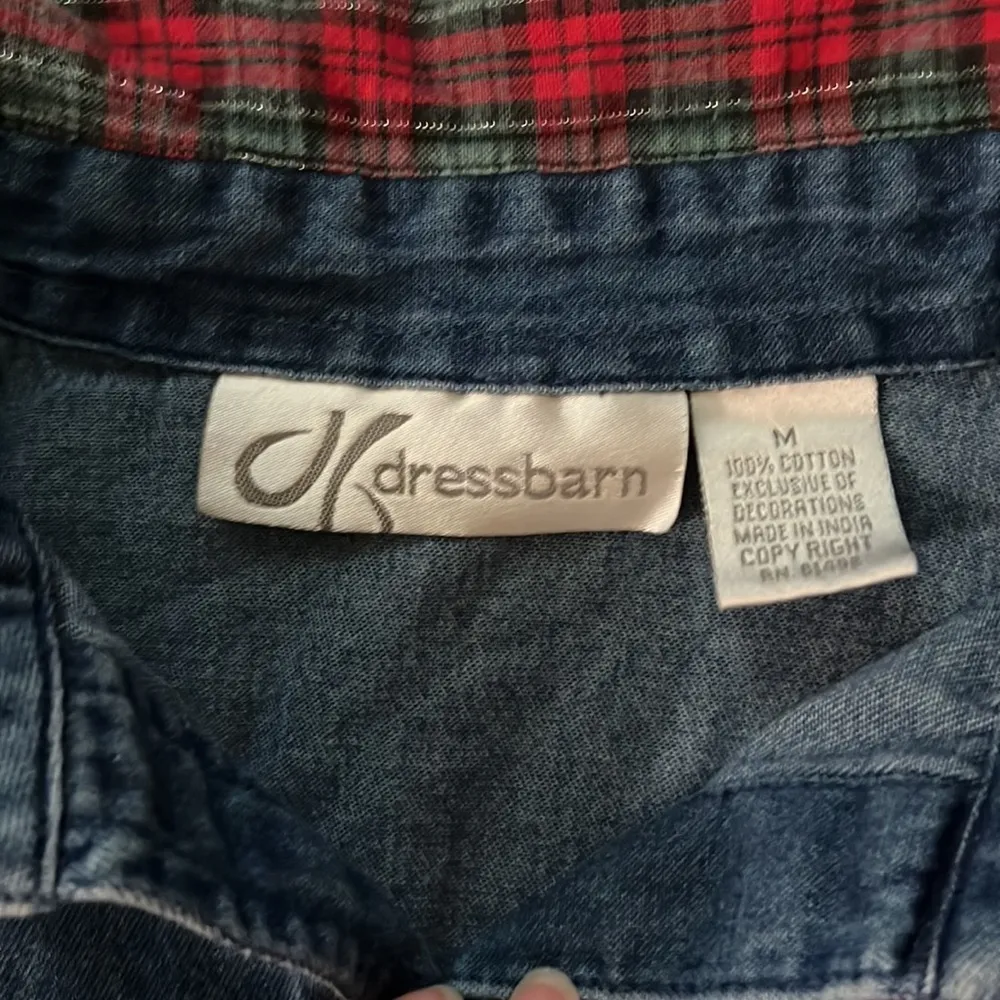 Dress barn Vintage Button down denim Women’s SZ M Christmas Shirt - Image 2