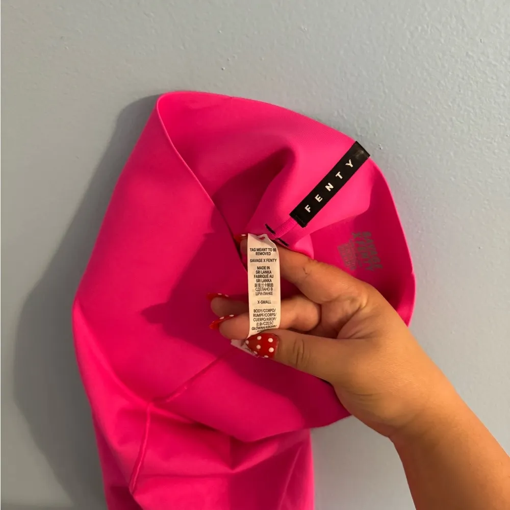 Savage X fenty great condition hot pink leggings size XS - Image 5