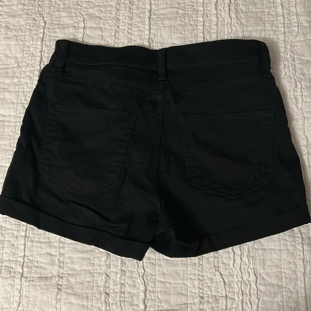 Express Women's Black Button-Up Shorts - Image 4
