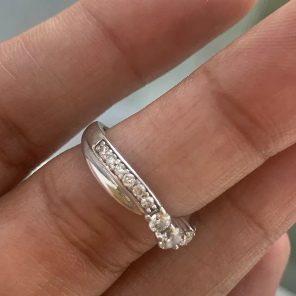 14k White Gold Diamond Annviversary/Wedding Band - Image 7