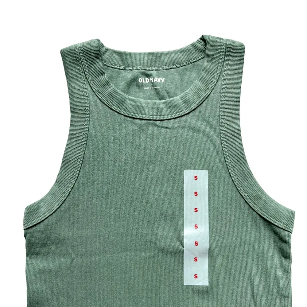 🆕Old Navy Green Crew Neck Tank Top - Image 4