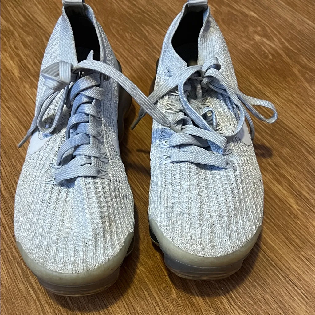 Nike Women's vapormax 6.5 excellent condition - Image 2