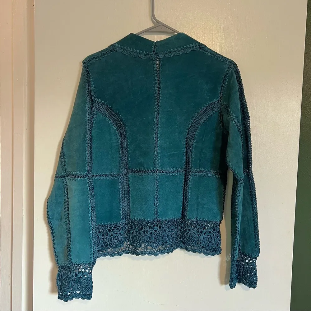 Bagatelle 90s/y2k   blue suede leather patchwork floral crochet jacket size small - Image 7