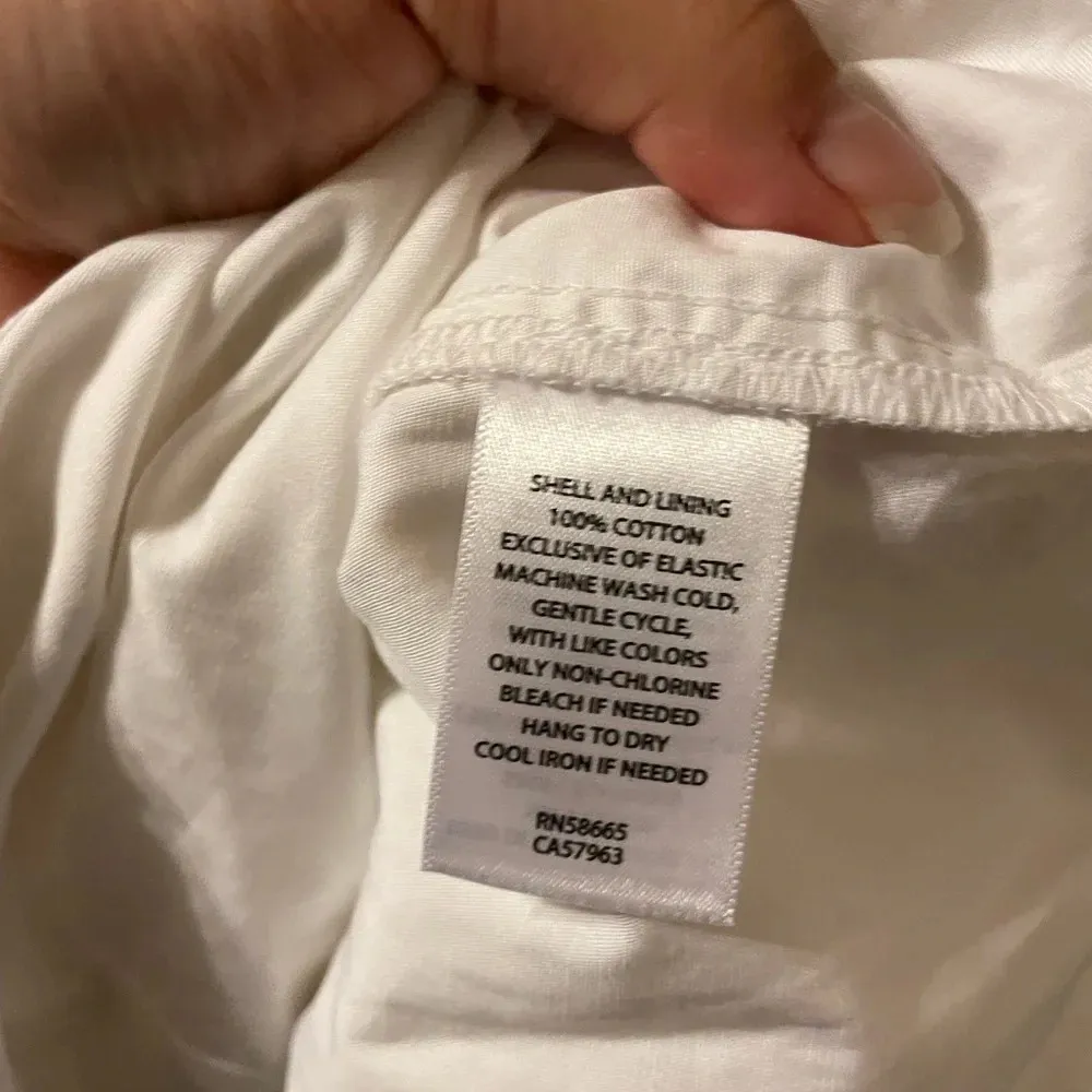 NWT HALOGEN WHITE EYELET SLEEVELESS PEPLUM BLOUSE - Image 4