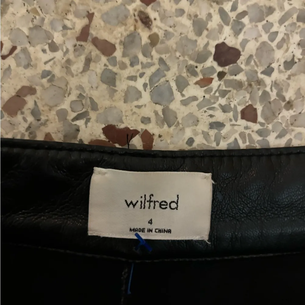 Aritzia Wilfredthe Melina high waist vegan leather pants black 4 - Image 5