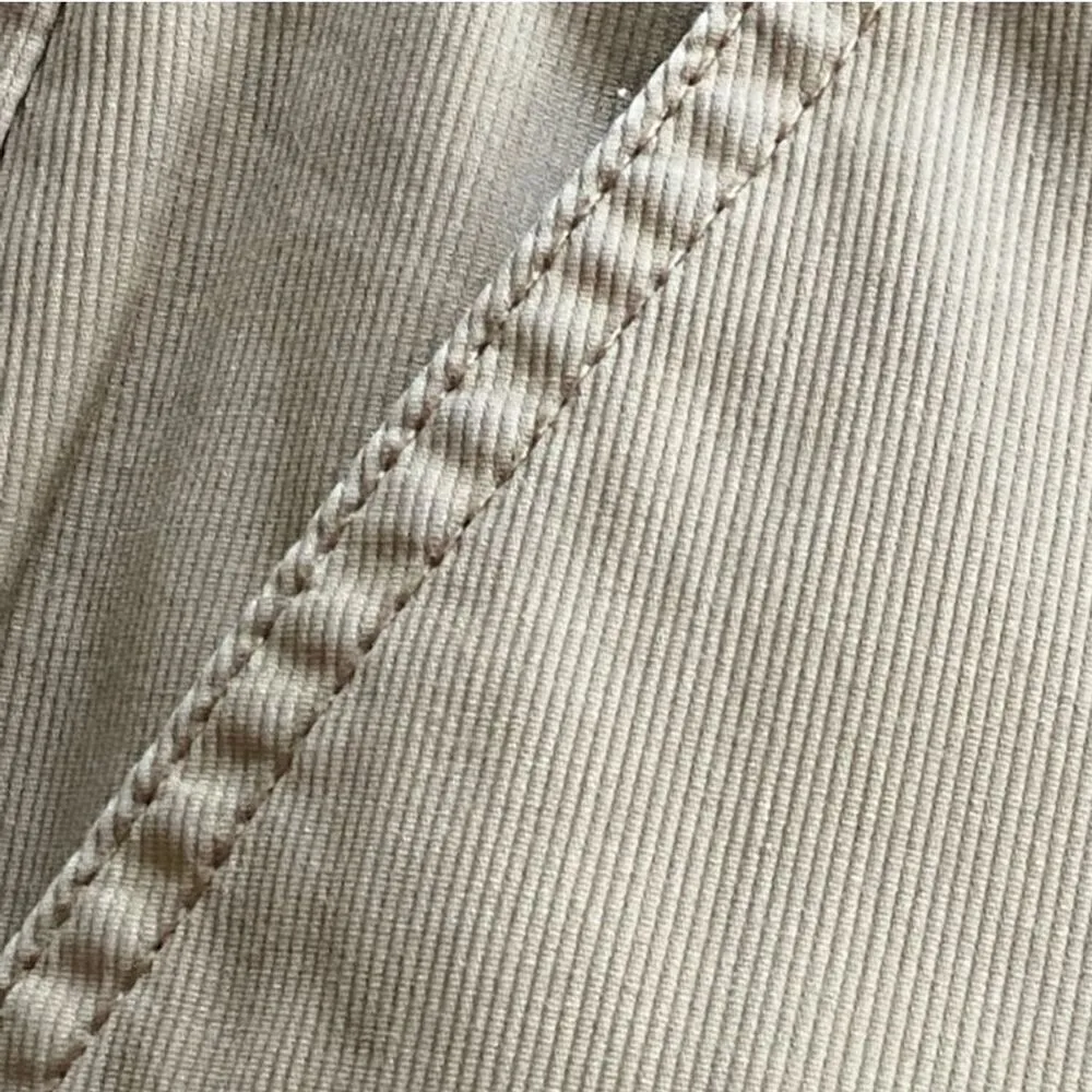 Talbots  Beige Bermuda Shorts Size 6 Button Flap Pockets Flat Front - Image 5