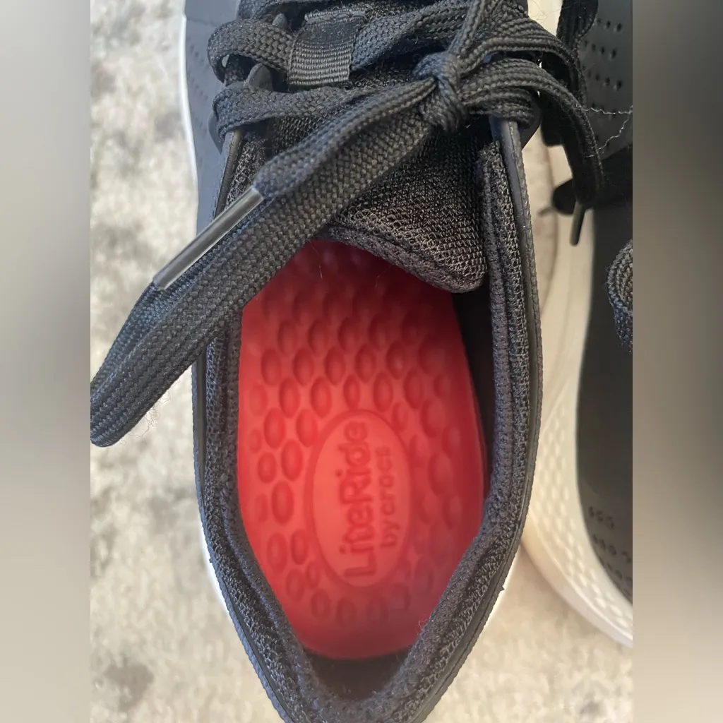 Crocs lite ride sneakers women’s 9 - Image 5