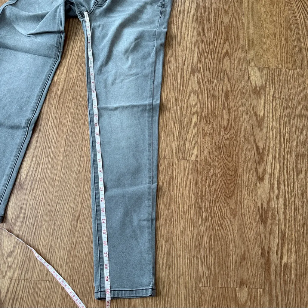 KANCAN WOMEN'S GRAY STRAIGHT JEANS RN#144635 - Image 6