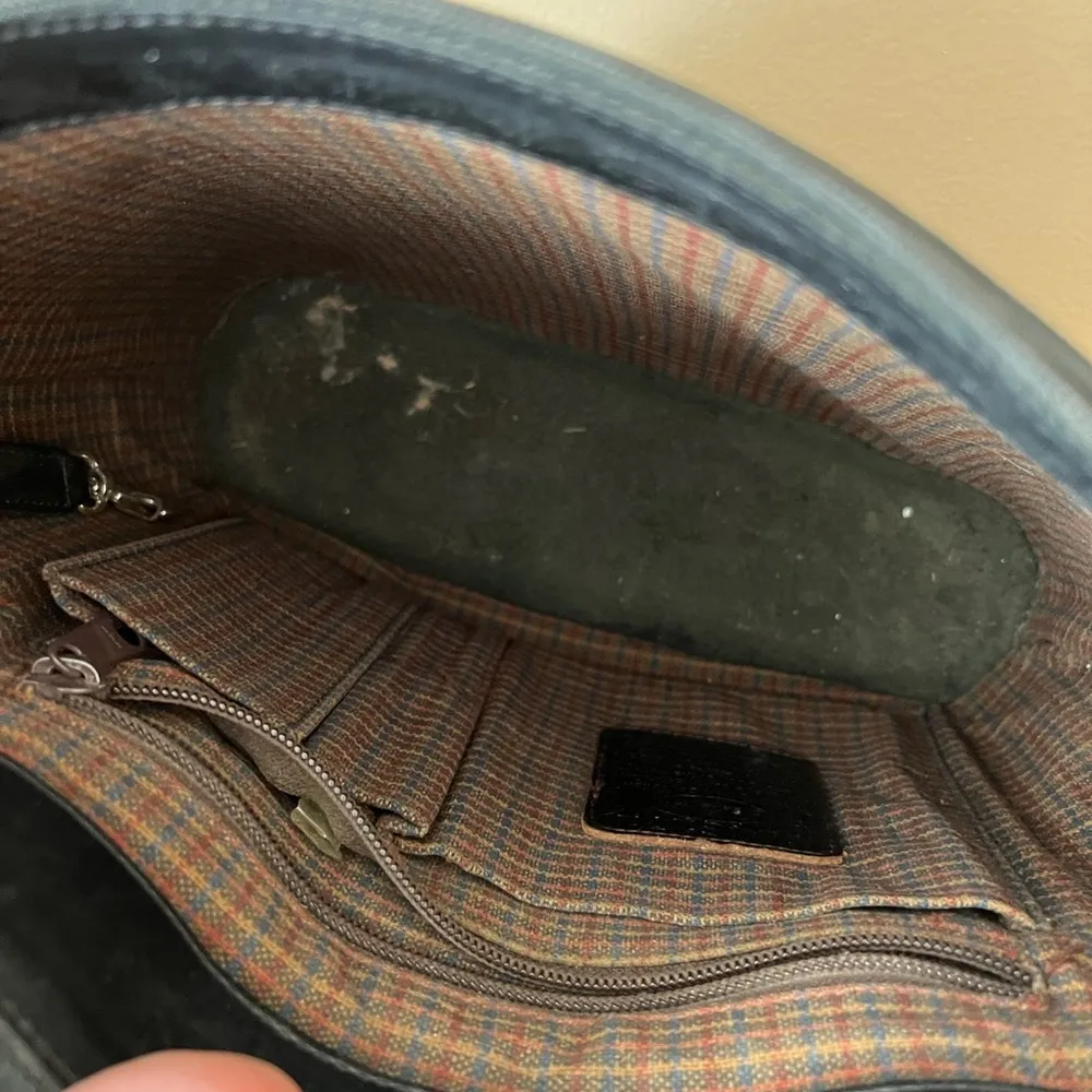 Vintage  leather Shoulder Bag with pockets inside - Image 9