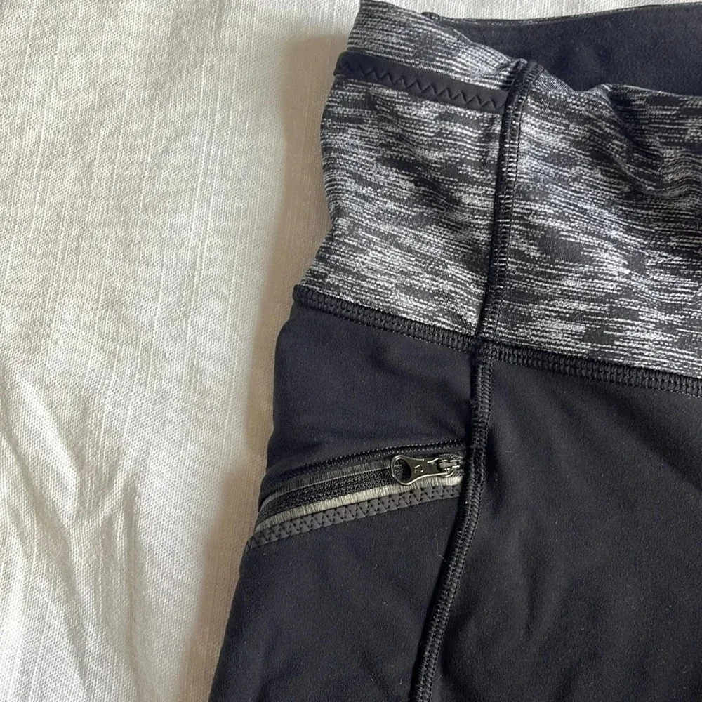Lululemon black zipper leggings size 2 - Image 4