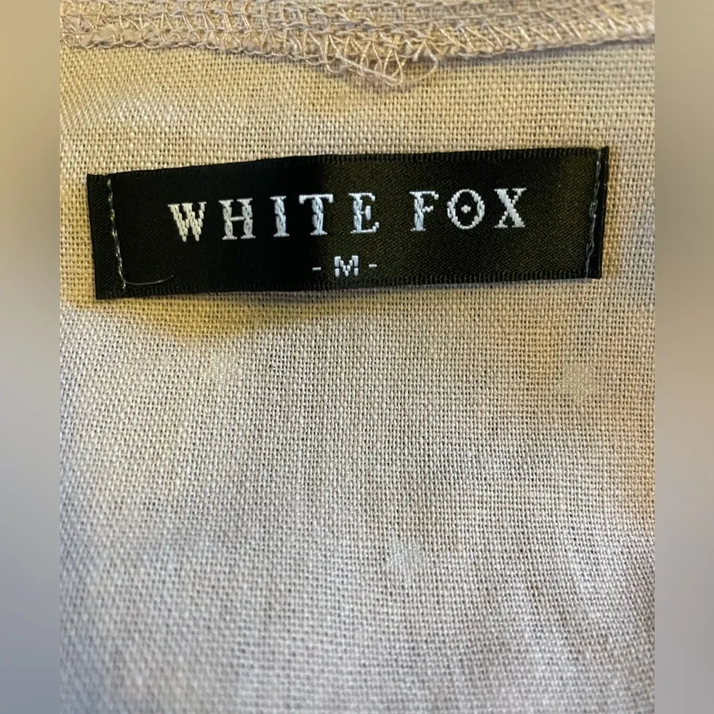 White Fox linen blend tie front crop top sz M - Image 3