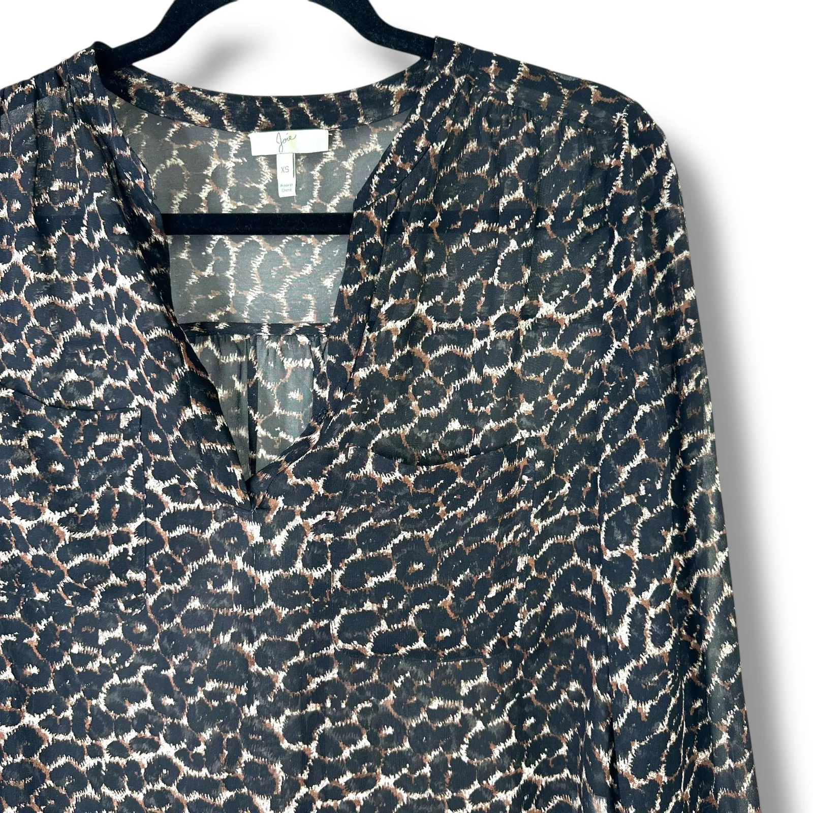Joie Adana Leopard Print Silk Sheer Chiffon V-Neck Double Front Pocket Blouse XS - Image 3