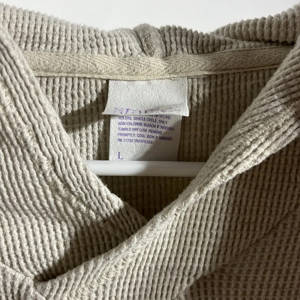 Wild Fable Beige Cream Waffle Knit Cropped Raw Hem Pullover Hoodie Size Large - Image 5