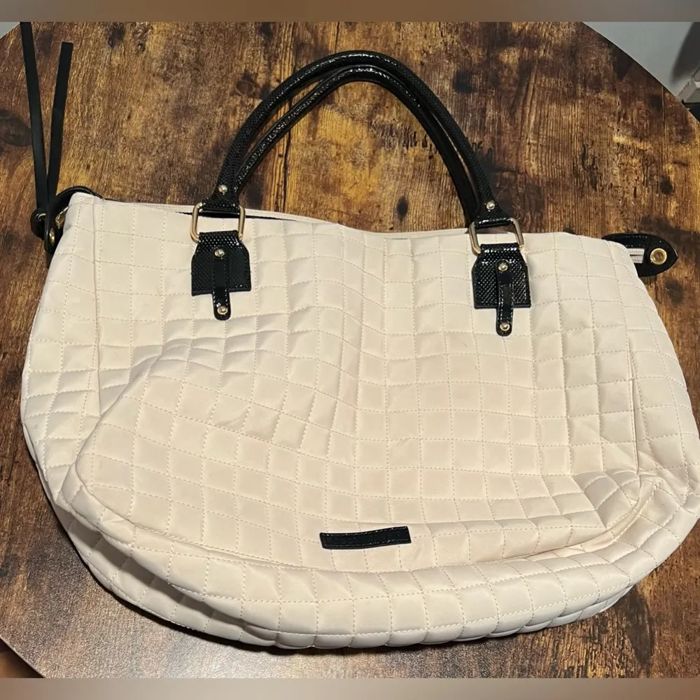 BCBGMAXAZRIA  | ladies large quilted tote bag - Image 8